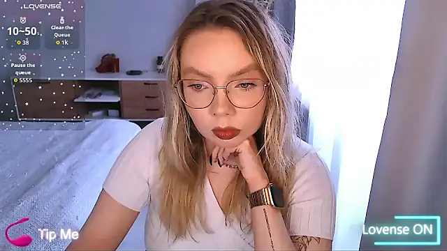 PolinaXXXXJones online show from February 28, 1:22 pm