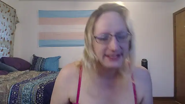 Savanah Banana  online show from May 31, 10:32 am