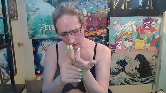 Savanah Banana  online show from March 4, 10:34 am