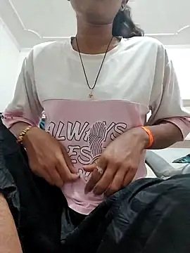 Snapshot of Isha_kumari_69 chatting on February 22, 4:19 pm Isha kumari 69 online show from February 22, 4:19 pm