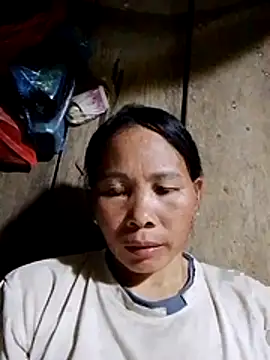 Snapshot of Ana_hoa chatting on July 13, 12:37 pm Ana hoa online show from July 13, 12:37 pm