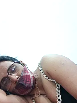 sanjana077 online show from March 10, 1:26 pm