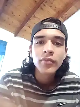 Snapshot of ElDominante2 chatting on November 8, 7:06 pm ElDominante2 online show from November 8, 7:06 pm