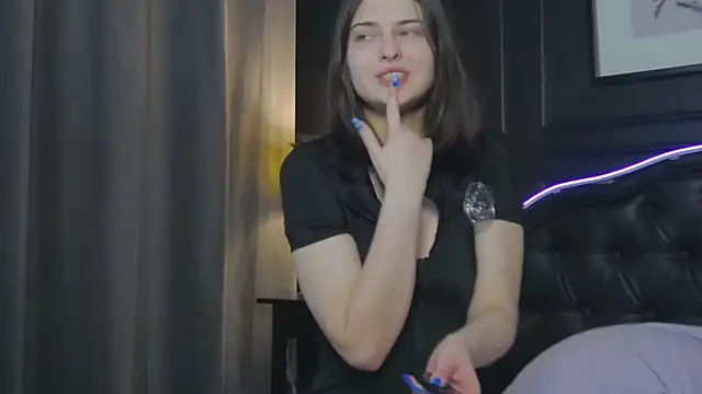 Ruby de Cherry online show from March 1, 1:00 pm