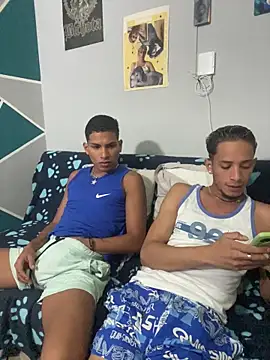 Snapshot of Mike_and_Rayan chatting on February 11, 1:16 am Mike and Rayan online show from February 11, 1:16 am