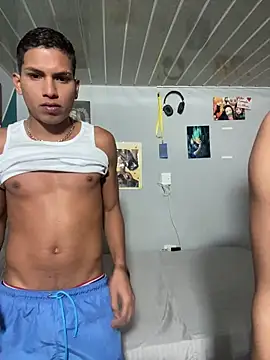 Snapshot of Mike_and_Rayan chatting on February 18, 3:59 am Mike and Rayan online show from February 18, 3:59 am