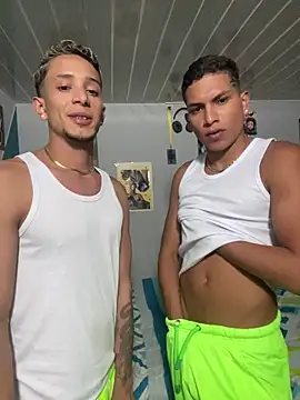 Snapshot of Mike_and_Rayan chatting on February 22, 1:52 am Mike and Rayan online show from February 22, 1:52 am