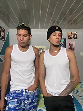 Snapshot of Mike_and_Rayan chatting on March 3, 5:03 am Mike and Rayan online show from March 3, 5:03 am