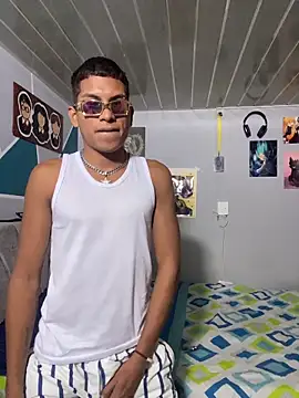 Mike and Rayan online show from April 18, 3:31 am