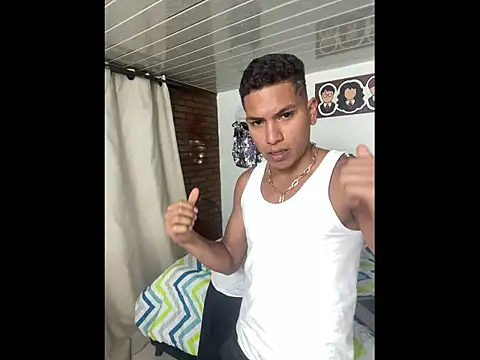 Snapshot of Mike_and_Rayan chatting on November 9, 2:37 am Mike and Rayan online show from November 9, 2:37 am