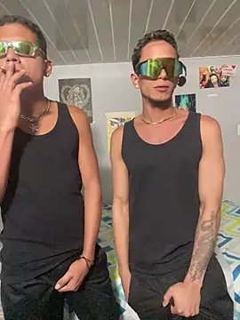 Snapshot of Mike_and_Rayan chatting on February 14, 1:50 am Mike and Rayan online show from February 14, 1:50 am