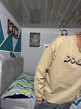 Snapshot of Mike_and_Rayan chatting on March 1, 2:00 am Mike and Rayan online show from March 1, 2:00 am