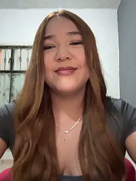 Snapshot of SarahcammOf chatting on November 14, 11:41 pm SarahcammOf online show from November 14, 11:41 pm