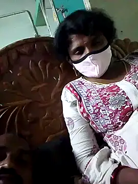 Snapshot of Couple1114 chatting on November 15, 3:49 pm Couple1114 online show from November 15, 3:49 pm