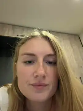 Snapshot of olliebells chatting on June 30, 5:13 pm olliebells online show from June 30, 5:13 pm
