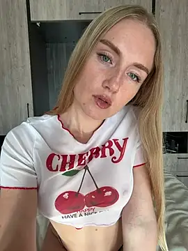 Snapshot of olliebells chatting on August 5, 1:27 pm olliebells online show from August 5, 1:27 pm
