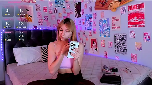 CindyMoriLove online show from April 12, 5:33 am