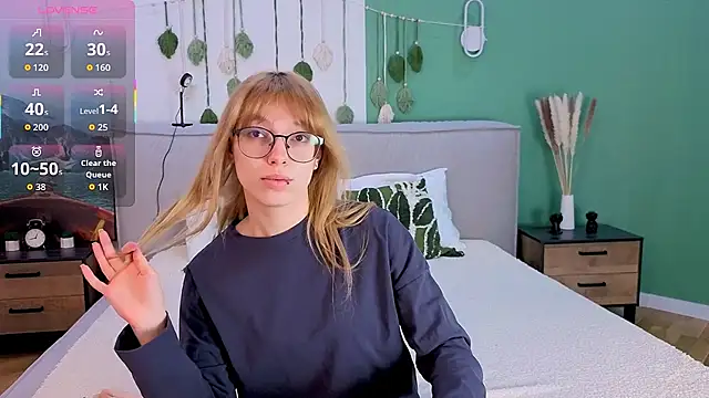 CindyMoriLove online show from March 11, 5:45 am