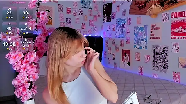 CindyMoriLove online show from April 13, 5:33 am