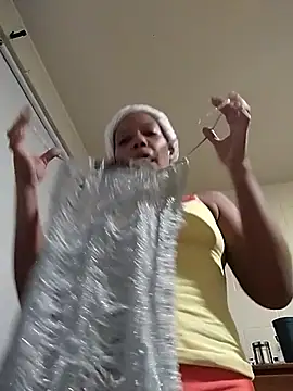 Snapshot of SITHANDRAH chatting on December 1, 11:00 am SITHANDRAH online show from December 1, 11:00 am