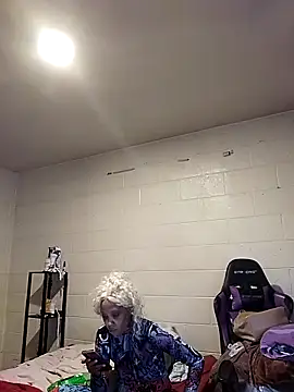 SITHANDRAH online show from February 12, 1:00 pm