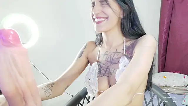 Petitedr3ams  online show from March 31, 2:02 am