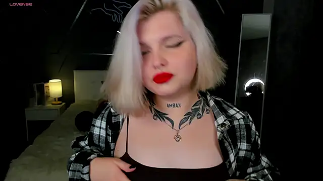 shadow purr online show from November 8, 8:07 am