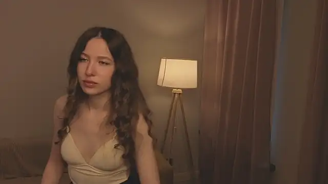 eirakiliana online show from December 5, 8:24 am