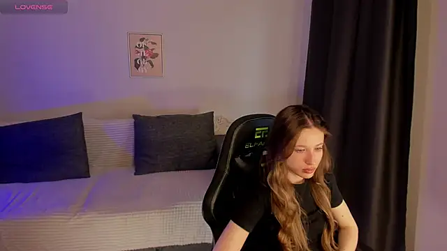 eirakiliana online show from November 19, 7:30 am