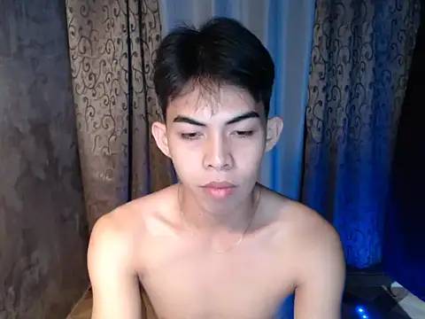 Snapshot of Urhotsilverboy chatting on February 18, 11:50 am Urhotsilverboy online show from February 18, 11:50 am