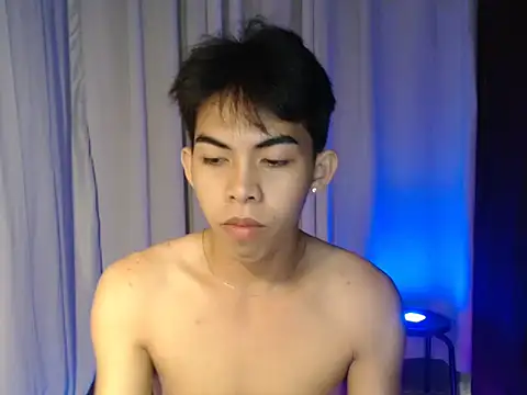 Urhotsilverboy online show from March 9, 5:05 pm