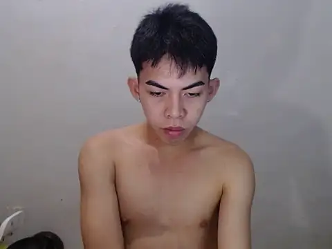 Urhotsilverboy online show from June 24, 12:37 pm