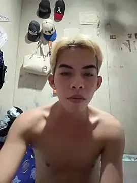 Urhotsilverboy online show from June 3, 8:13 pm