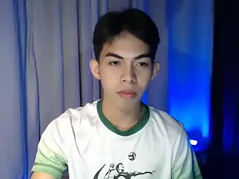 Snapshot of Urhotsilverboy chatting on March 3, 2:46 pm Urhotsilverboy online show from March 3, 2:46 pm