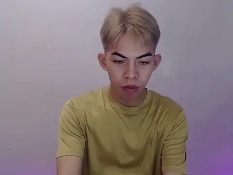 Urhotsilverboy online show from May 10, 4:20 pm