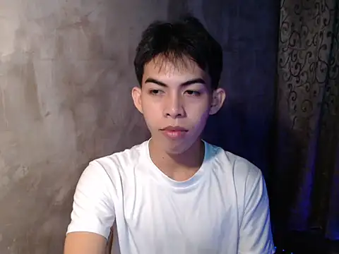 Snapshot of Urhotsilverboy chatting on January 11, 2:35 pm Urhotsilverboy online show from January 11, 2:35 pm