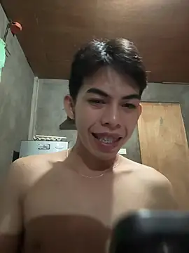 Urhotsilverboy online show from March 15, 5:20 pm