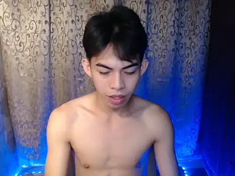 Urhotsilverboy online show from November 9, 3:54 am