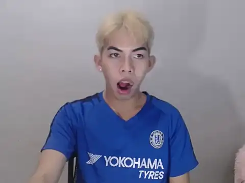 Urhotsilverboy online show from May 21, 7:22 pm