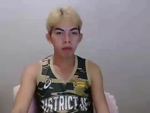 Urhotsilverboy online show from June 15, 12:27 pm