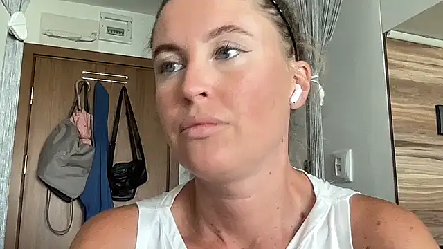 Ameli8 online show from June 19, 10:21 am