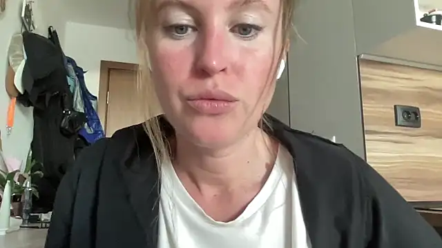 Ameli8 online show from November 12, 11:47 am