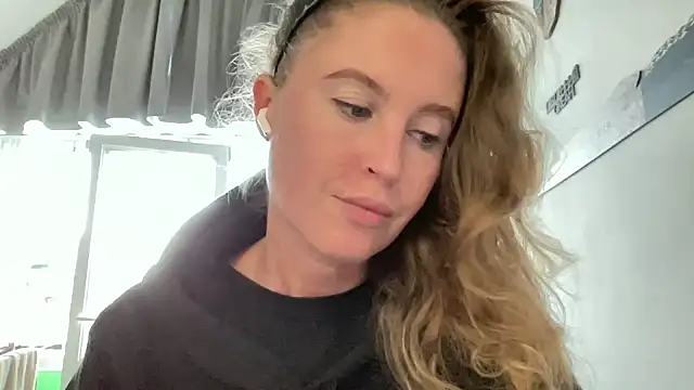 Ameli8 online show from November 8, 1:14 pm