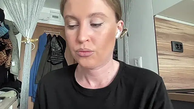 Ameli8 online show from April 23, 9:49 am