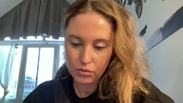 Snapshot of Ameli8 chatting on February 17, 2:47 pm Ameli8 online show from February 17, 2:47 pm