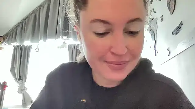 Snapshot of Ameli8 chatting on February 16, 8:24 am Ameli8 online show from February 16, 8:24 am