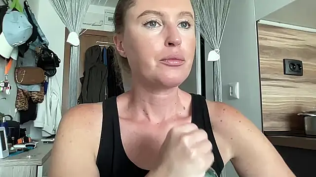Ameli8 online show from June 4, 10:31 am