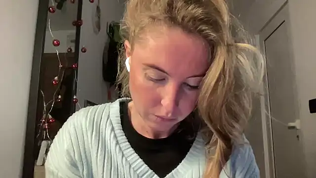 Snapshot of Ameli8 chatting on January 16, 7:18 pm Ameli8 online show from January 16, 7:18 pm