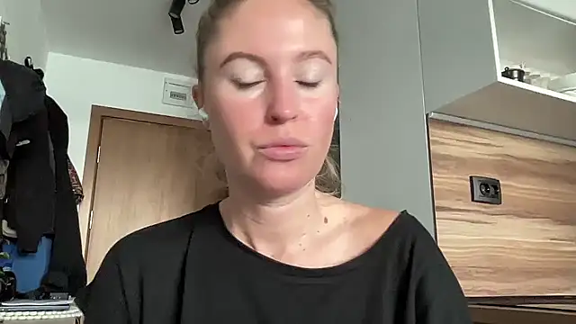 Ameli8 online show from November 9, 10:52 am