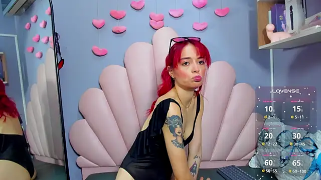 Snapshot of luci_miller chatting on February 24, 3:29 am luci miller online show from February 24, 3:29 am